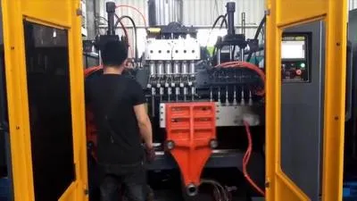 Dual station 6-cavity blow moulding machine